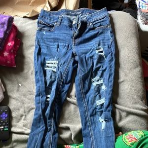 Blue jeans that fit most figures